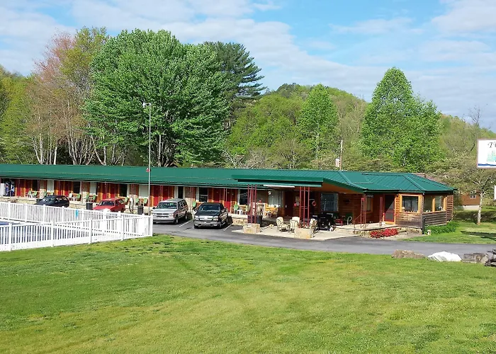 Motel: Two Rivers Lodge