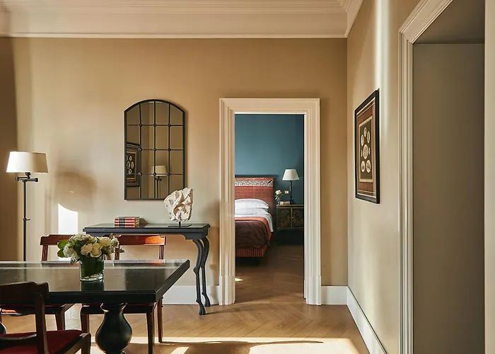 Hotel con tennis: Rocco Forte Hotel De La Ville