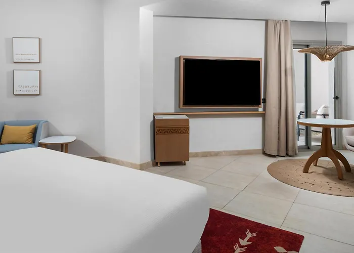  Doubletree By Hilton Sharks Bay