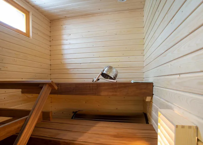 Kakslauttanen Arctic Resort - Igloos And Chalets