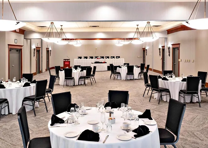 Airport Hotel: Ramada By Wyndham Kelowna Hotel & Conference Center