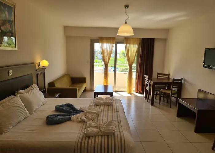 Apart hotel: Euronapa Hotel Apartments