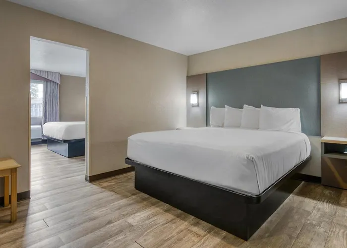 Luxury hotel only: Surestay Hotel By Best Western Ukiah