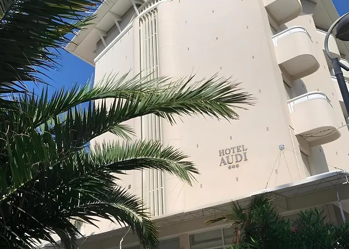 Hotel Con Piscina Audi Frontemare