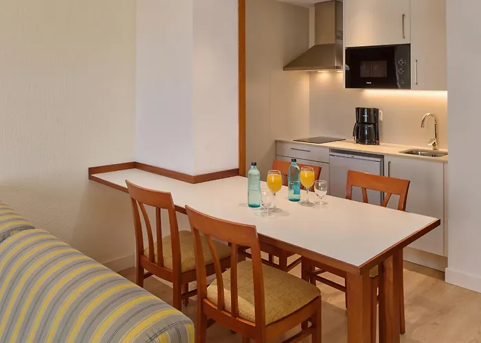 Hotel with pool: Hipotels Dunas Aparthotel