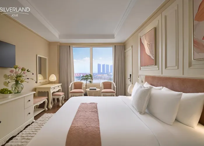 Beach hotel: Silverland Jolie Hotel
