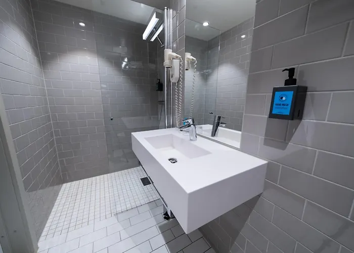 Pet Friendly hotel: Comfort Hotel Grand Central