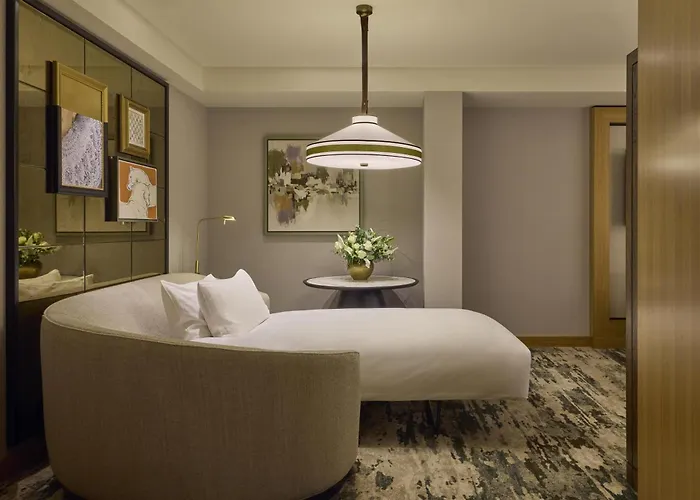 5 star hotel: Conrad London St James