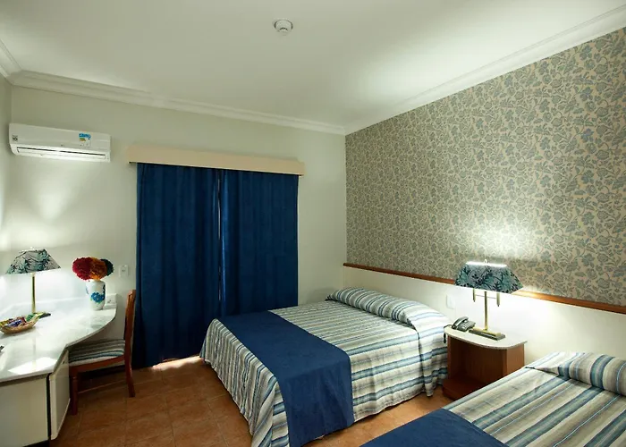 Hotel com piscina: Hotel Colonial Plaza