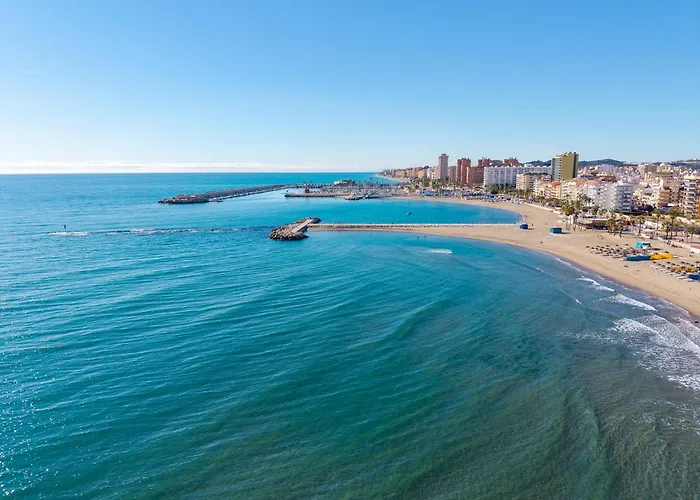 Hotel cerca del colegio: Apartamentos La Jabega