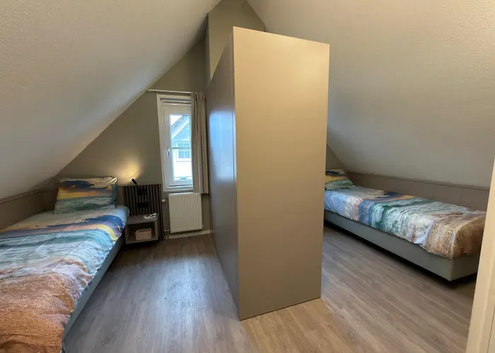 Villa: Buitenplaats Witte Raaf aan Zee