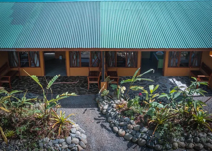 La Tigra Rainforest Lodge