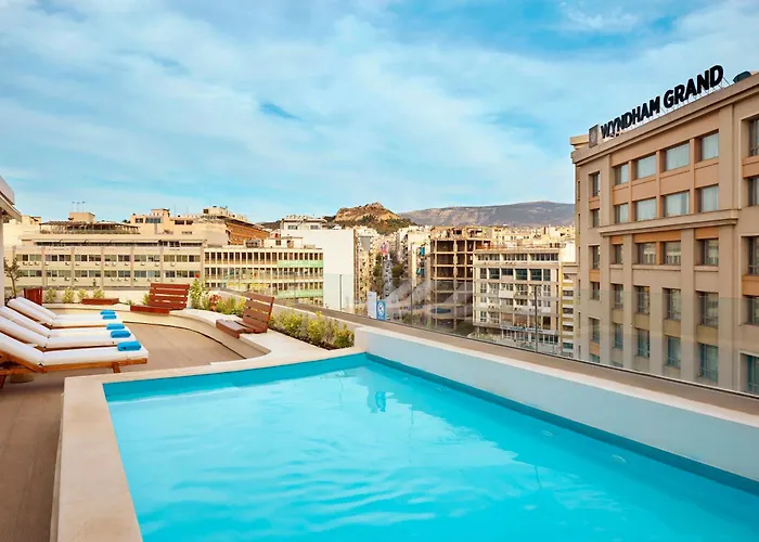Zeus Essence Wyndham Residence