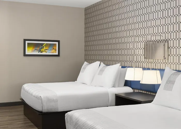 Glo Best Western Airport