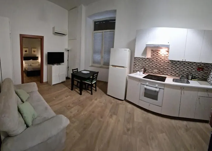 Hotel cerca del aeropuerto: Napol-In