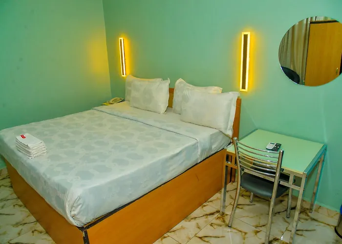 Cheap hotel: Triple Tee Hotel
