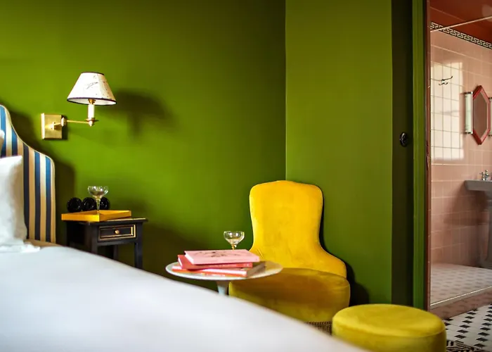 Luxury hotel only: Hotel Les Deux Gares & Spa