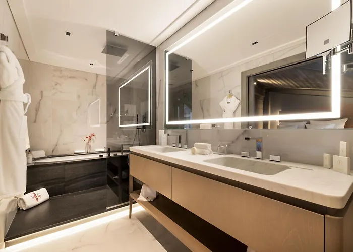 Boutique hotel only: Hotel Le K2 Chogori