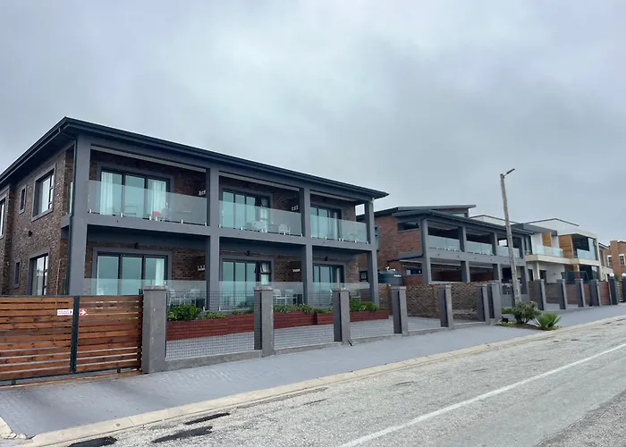 4 sterren hotel: White Sands Self-Catering Units