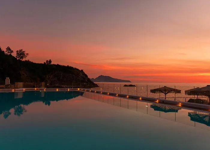 5 star hotel: Maya Beach Resort