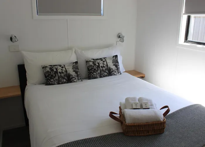 Cheap hotel: Lunar Cabins