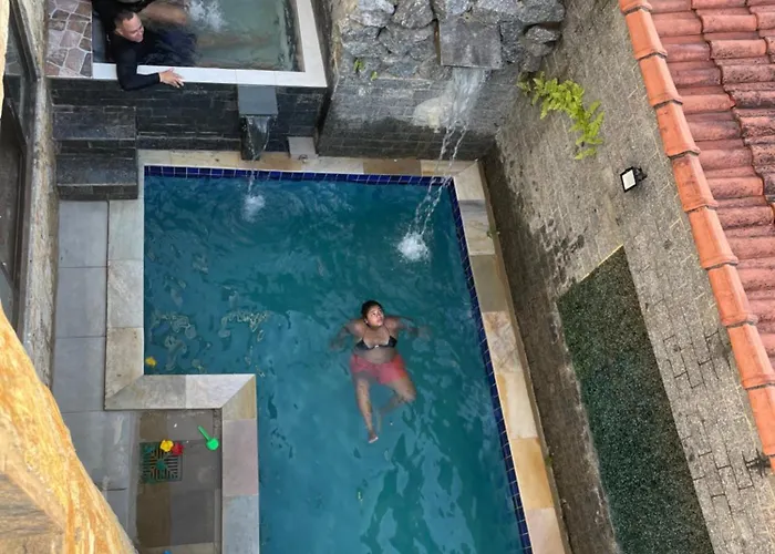 Hotel com piscina: Pousada Guaruondas