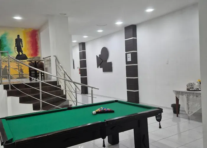 Hotel do aeroporto: Hotel Manoá Poa - Uma quadra do complexo da Santa Casa