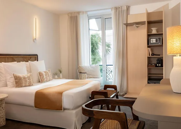 Hotel: Crisol Lumière