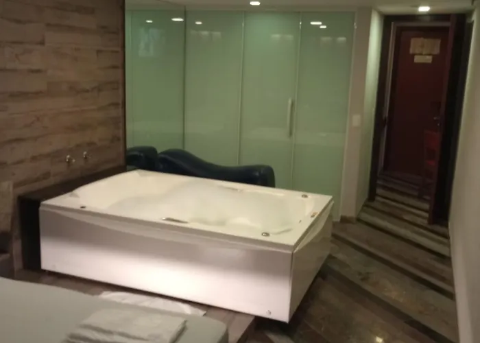 Hotel central: Eden Hotel (Adults Only)