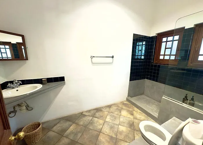 Jacuzzi hotel: Havelock Bungalow - Live Fire Cooking - Enjoy 10 Percent Off At Gini Outdoor Kitchen