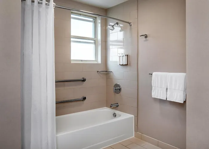 Hotel Adagio, Autograph Collection