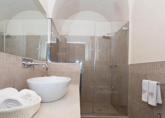 Resort: Dimora Storica Torre Del Parco 1419