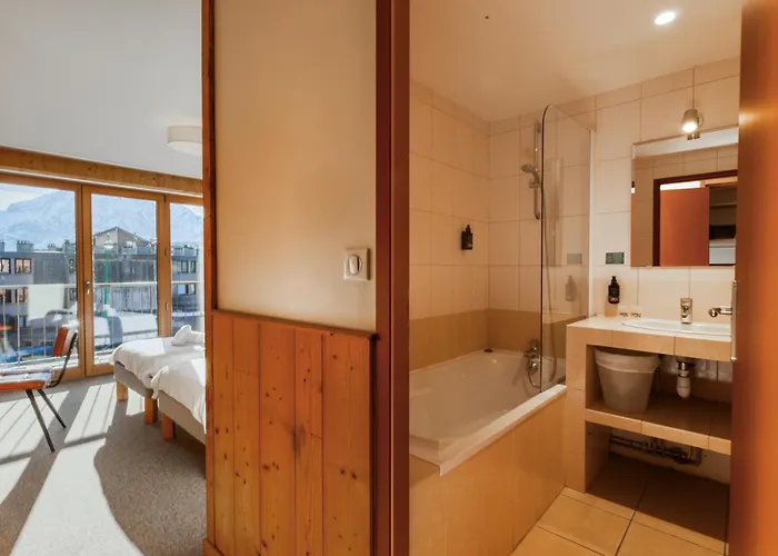 Ping Pong hotel: Hotel Le Sherpa