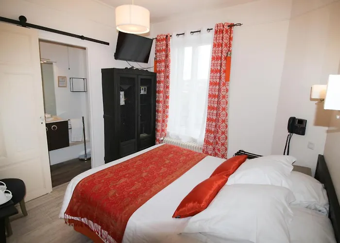 Hôtel accueillant les animaux: Logis Hôtel&Restaurant Au Clos Paillé Charme&Caractère