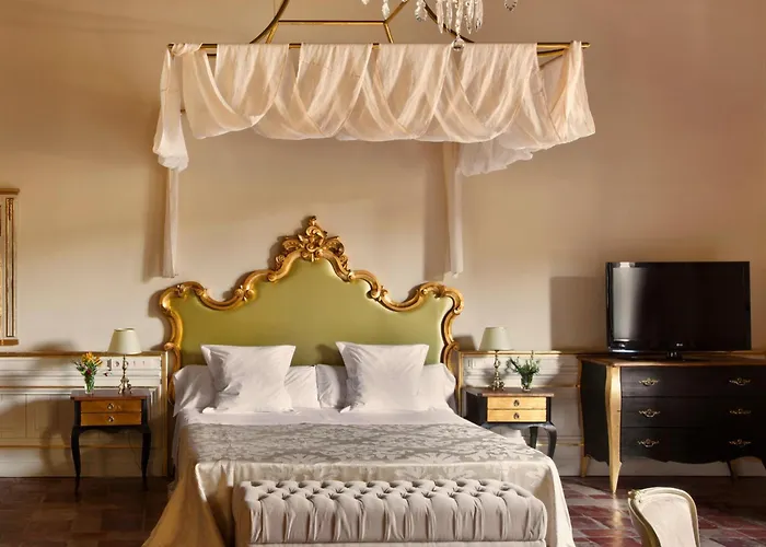 Cheap hotel: Hotel Casa 1800 Granada