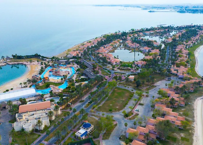 Hotel with Tennis: Sunset Beach Resort For Entertainment