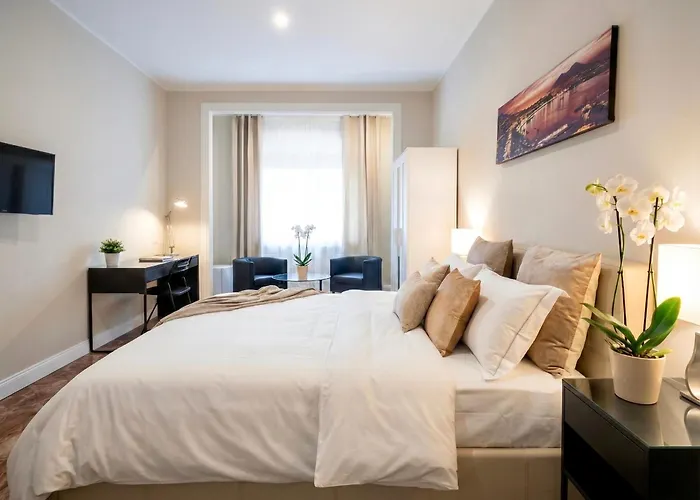 Hotel de 4 estrellas: Silia House Napoli Centro