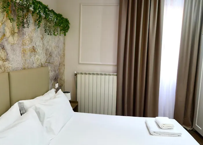 Guest house: El Roy Garden Rooms