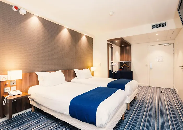 Hotel with Tennis: Holiday Inn Express Lille Centre By Ihg