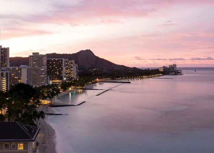 Romantic hotels Moana Surfrider, A Westin & Spa, Waikiki Beach