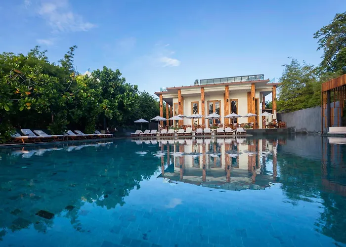5 star hotels Cape Nidhra