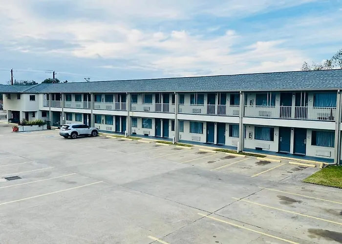 Executive Inn And Suites
