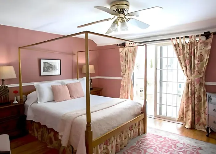 Romantic hotel: Queen Anne Inn