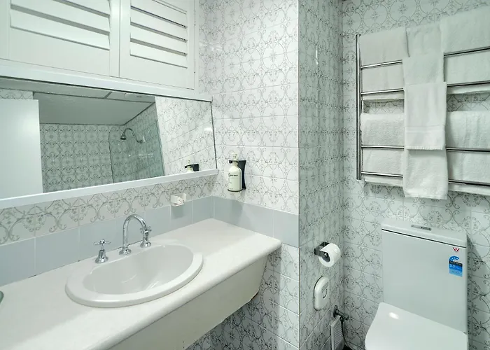 Motel: Dog Rock Motel