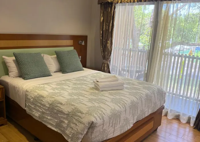 Central hotel: Melrose Apartments