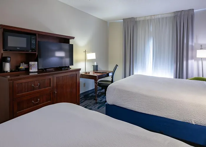 Pet Friendly hotel: Summerplace Inn