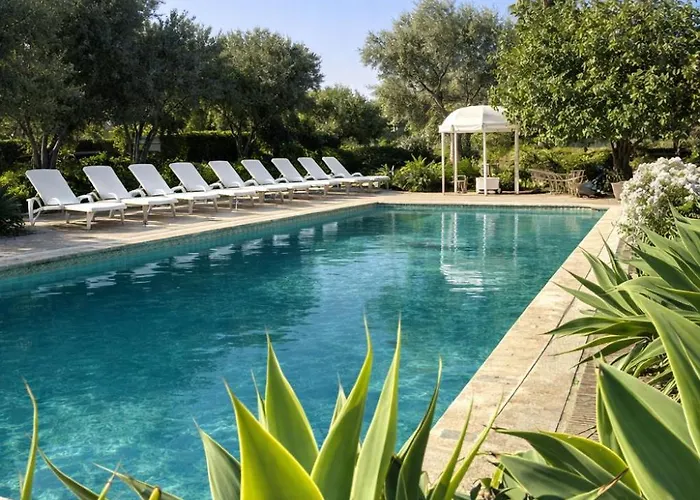 Central hotel: Isola Charm B&B - Pool & Nature Stay
