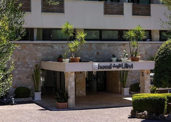 Luxury hotel only: Hotel Degli Ulivi