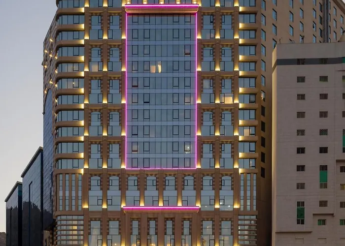 Spa Hotel: Violet Al Azizia Hotel Masjid Al Qatari