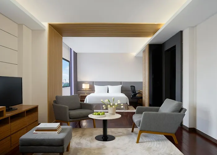 Oakwood & Apartments Saigon